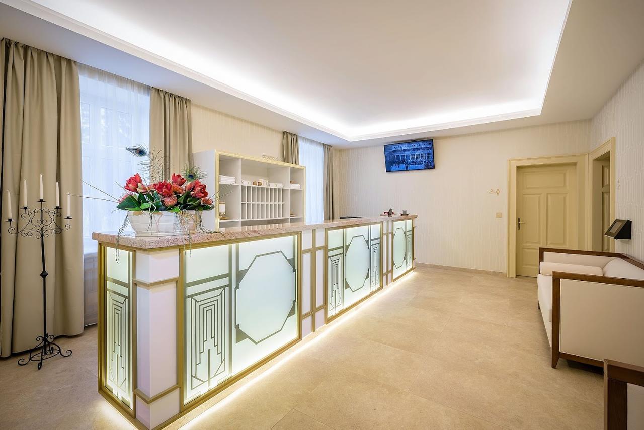 Royal Palace Turčianske Teplice Εξωτερικό φωτογραφία